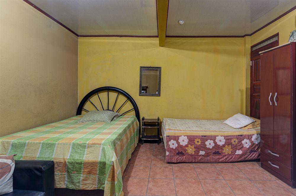 Cabinas Madeleine Puntarenas Exteriér fotografie