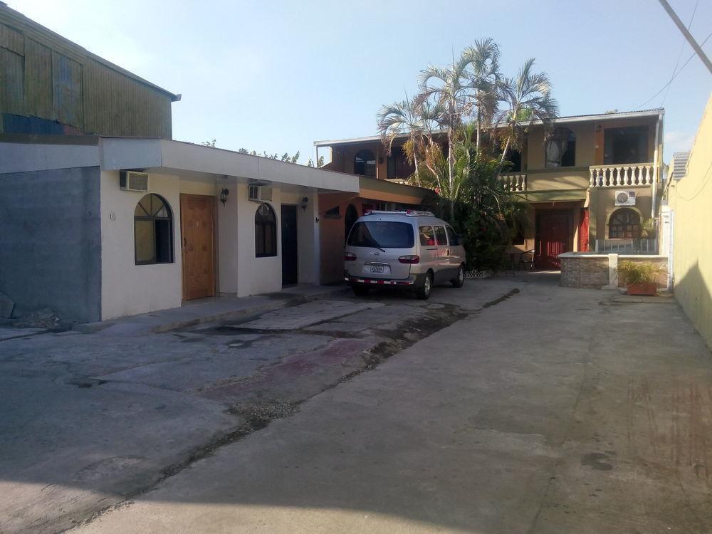 Cabinas Madeleine Puntarenas Exteriér fotografie