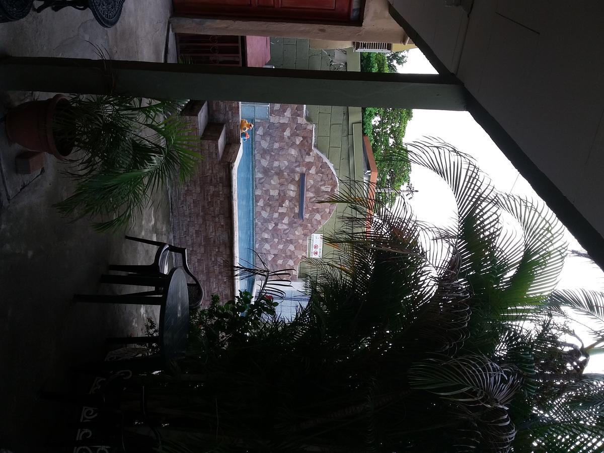 Cabinas Madeleine Puntarenas Exteriér fotografie