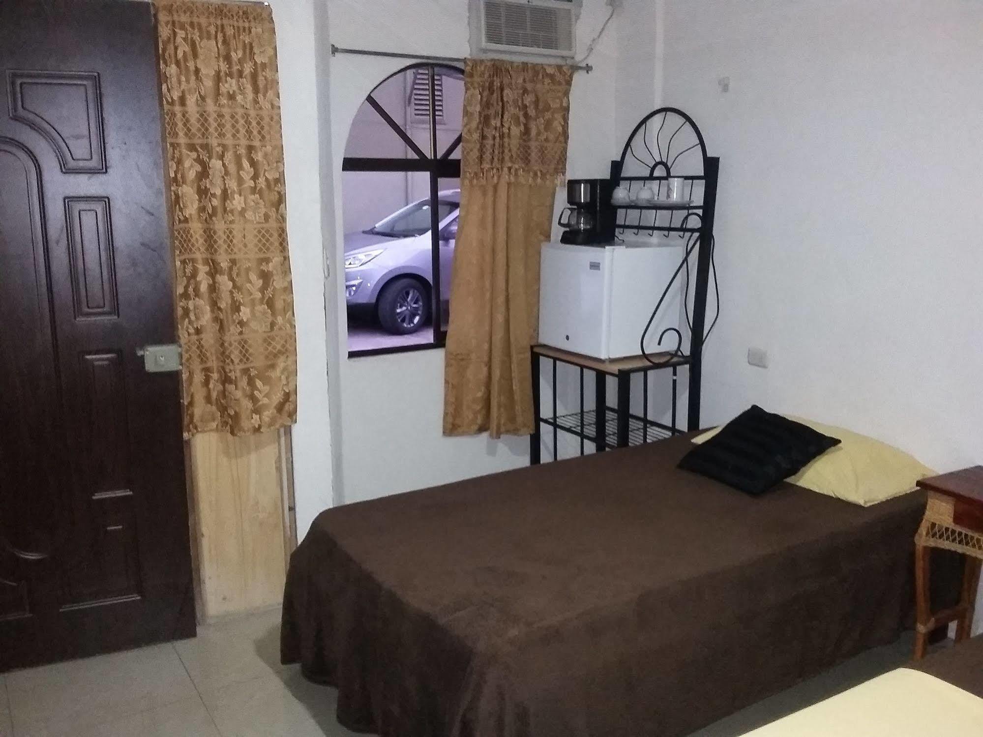 Cabinas Madeleine Puntarenas Exteriér fotografie