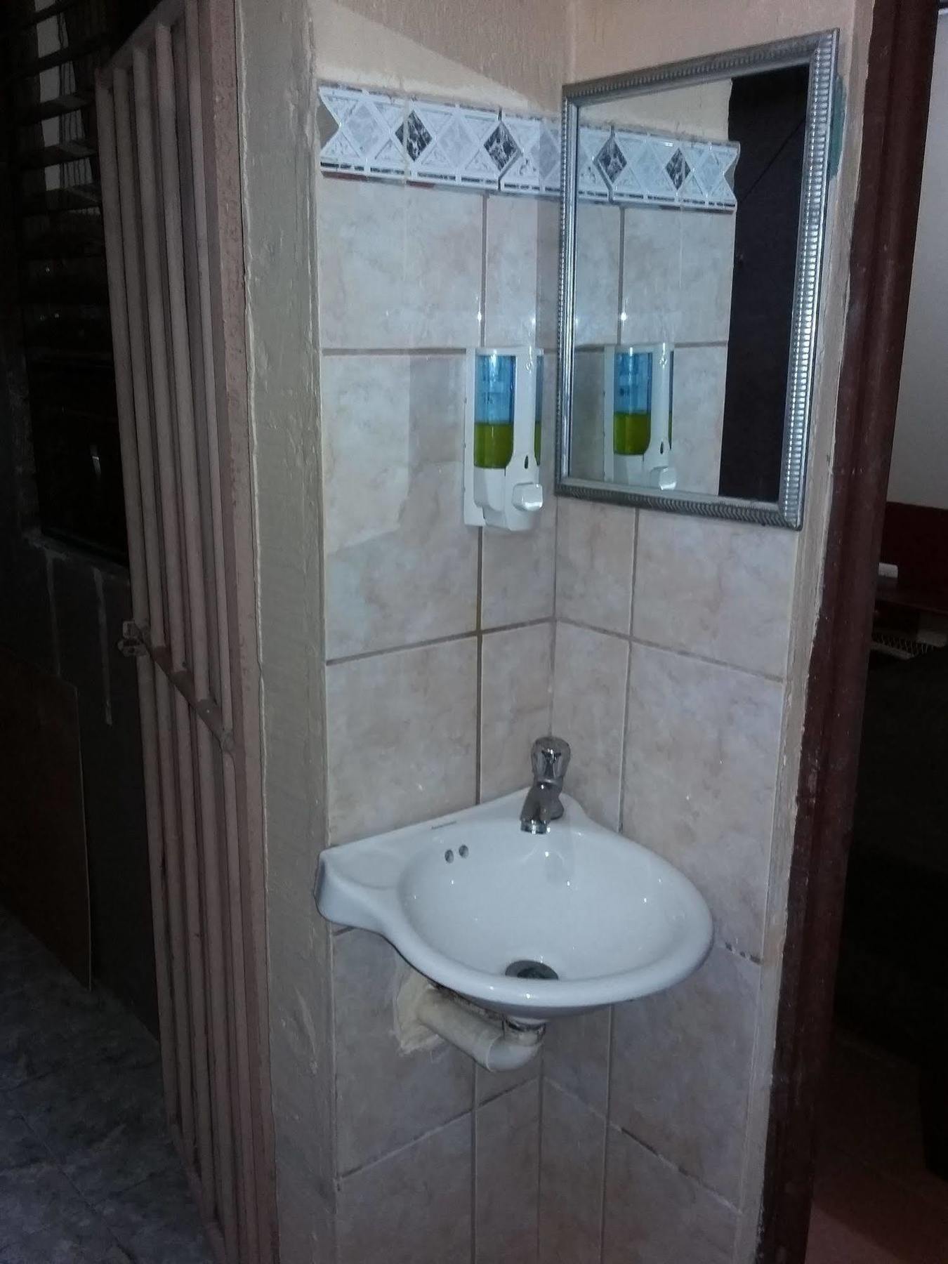 Cabinas Madeleine Puntarenas Exteriér fotografie