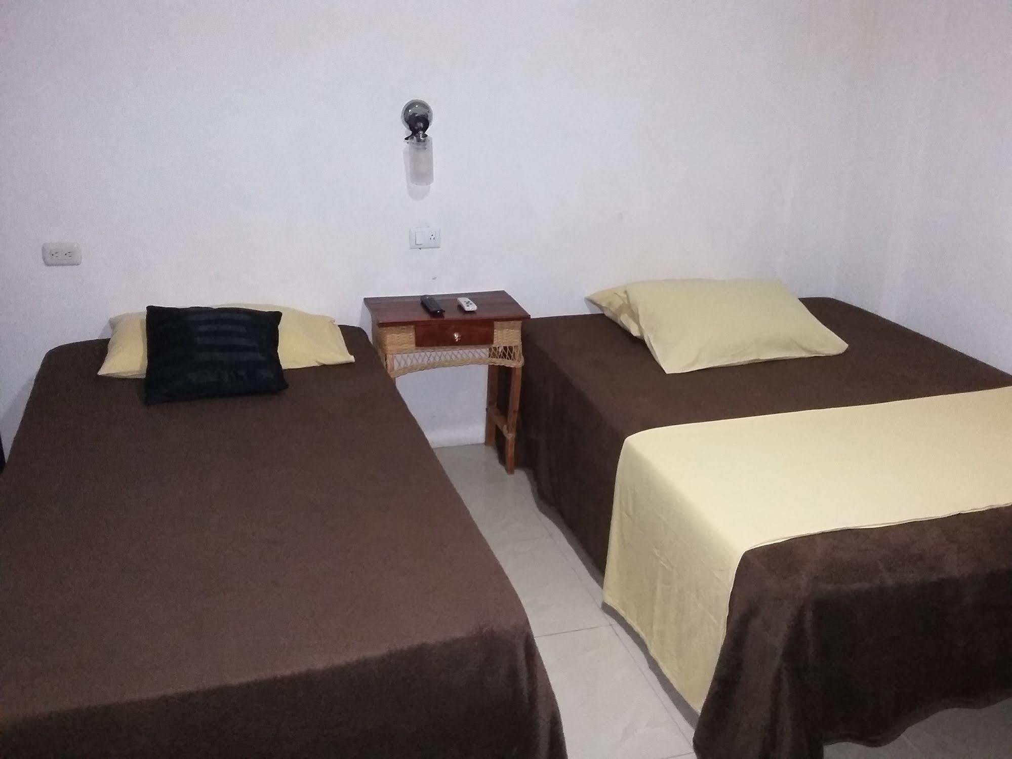 Cabinas Madeleine Puntarenas Exteriér fotografie