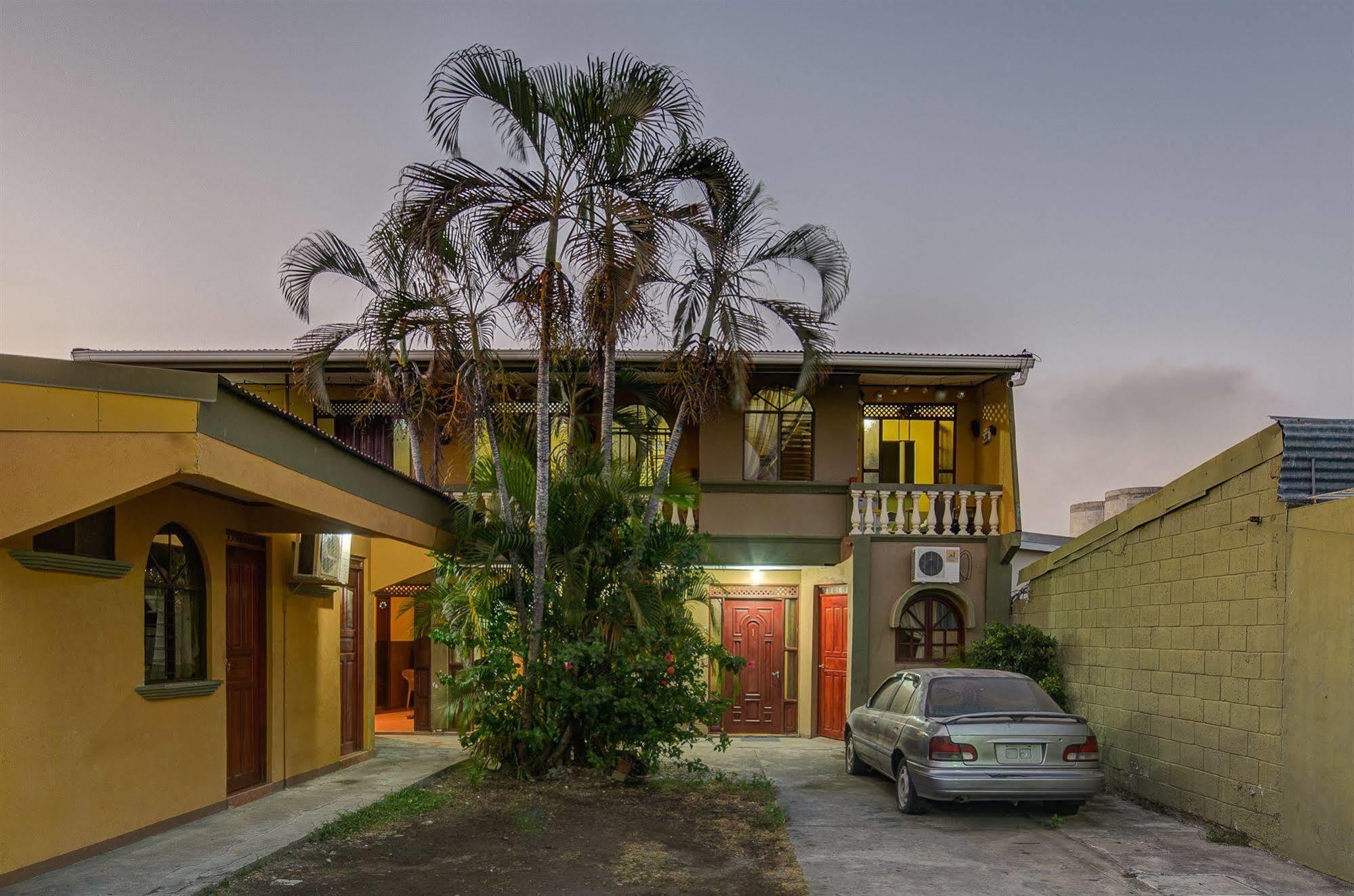 Cabinas Madeleine Puntarenas Exteriér fotografie