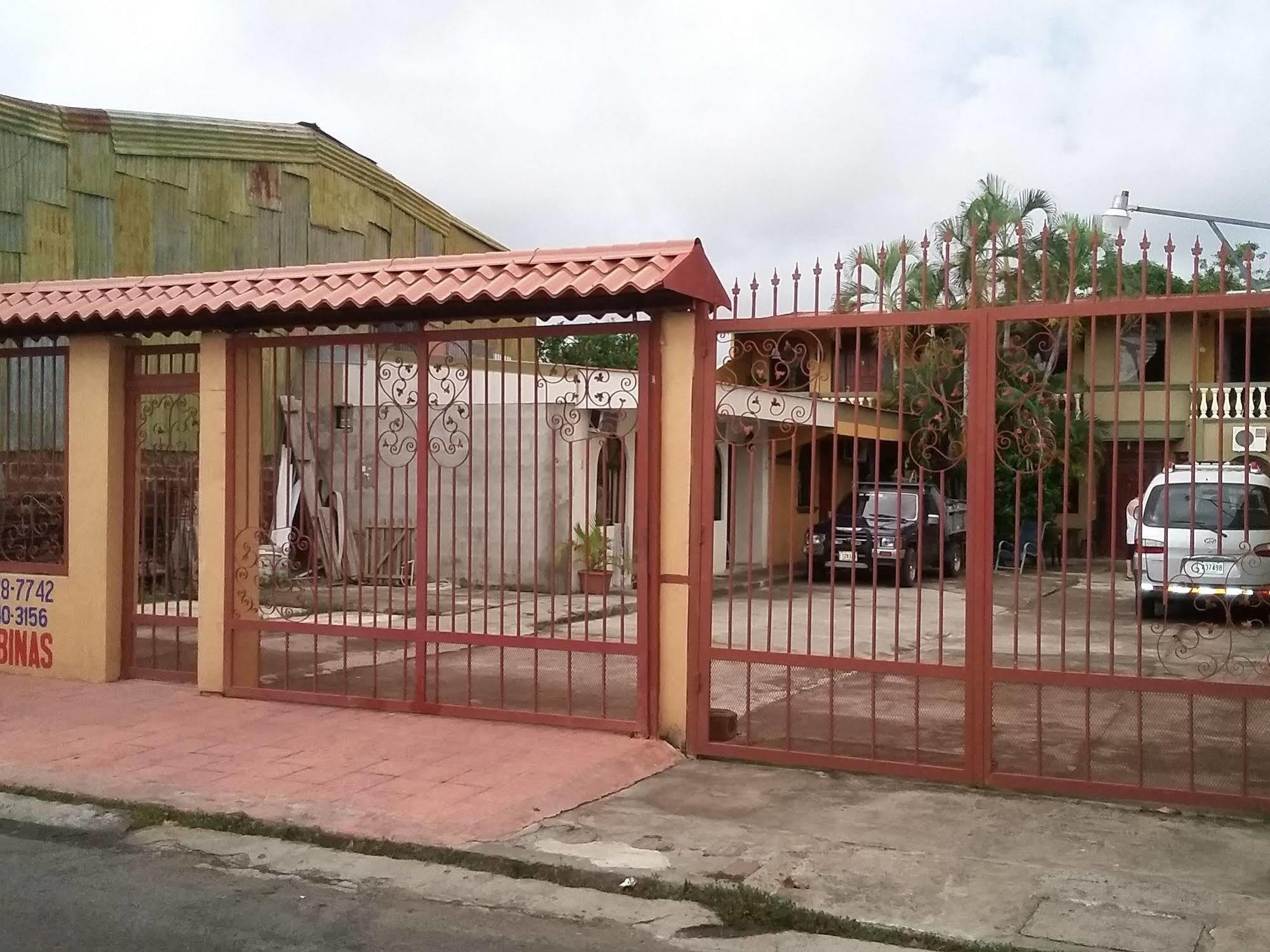 Cabinas Madeleine Puntarenas Exteriér fotografie